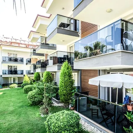 Vacation W Balcony Pool In 아파트 페티예